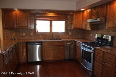 14 Eileen Rd, Wyoming, PA 18644 - photo 3