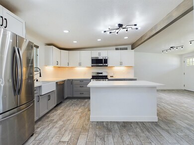 34258 Judy Ln, Cathedral City, CA 92234 - photo 5