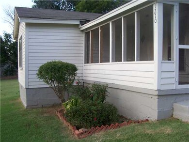 Screened Porch.