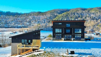 817 Neva View Ln, Mountain City, TN 37683 - photo 7