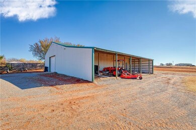10663 N 2000 Rd, Elk City, OK 73644 - photo 4