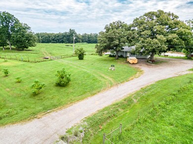 1852 Highway T, Higbee, MO 65257 - photo 4