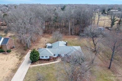 2638 Fines Creek Dr, Statesville, NC 28625 - photo 7