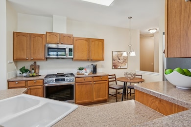 2819 Normandy Cir, Naperville, IL 60564 - photo 7