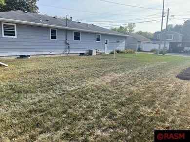 910 910 N 8th St, New Ulm, MN 56073 - photo 3