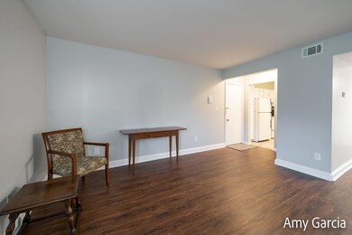 4-web-or-mls-2759 Leonard Street Buildin