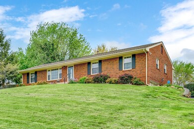 002-310080-5215 Setter Road 02_7635984