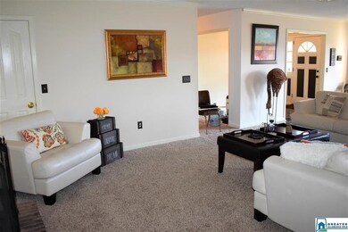 814 Gable Dr, Center Point, AL 35215 - photo 5