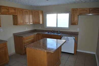 FFB095 Kitchen clean