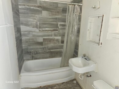 412 SE 34th St, Topeka, KS 66605 - photo 4