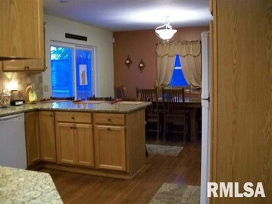 2713 Sycamore Terrace, Bettendorf, IA 52722 - photo 4