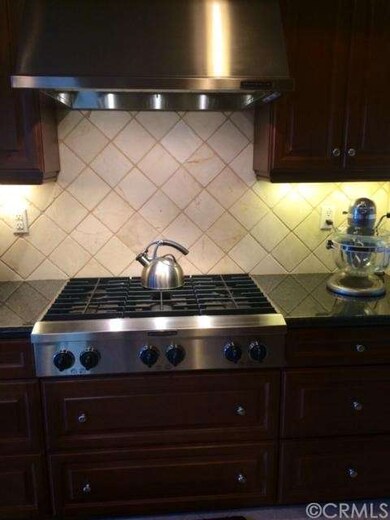 6 Burner ready for you to prepare a gourmet meal