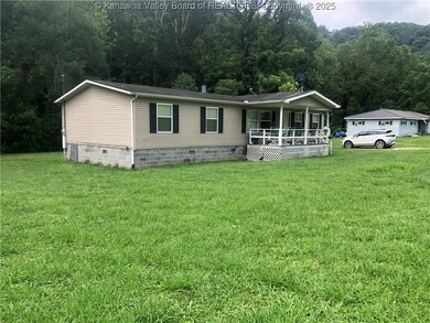10738 Charleston Rd, Clendenin, WV 25045 - photo 4