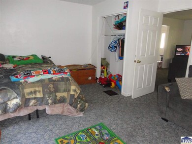 1463 Beech St unit 1463 1/2 Beech Stree, Terre Haute, IN 47804 - photo 4