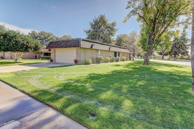 102-FrontExterior_Right