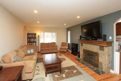 N 40th St_19