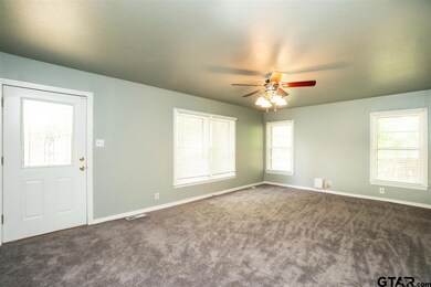 915 915 E 8th St, Tyler, TX 75701 - photo 5