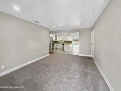 5937 Ridgeway Rd E, Jacksonville, FL 32244 - photo 7