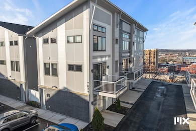 631 Fairview Ave NE unit 2, Grand Rapids, MI 49503 - photo 3