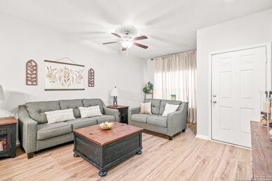 15210 Snug Harbor Way, von Ormy, TX 78073 - photo 6