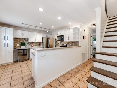 4605 Hedgemore Dr unit I, Charlotte, NC 28209 - photo 6