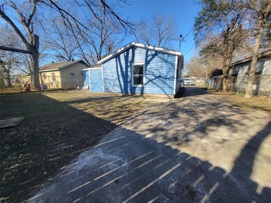 2712 Woodard St, Houston, TX 77026 - photo 4