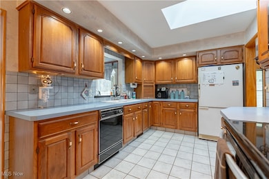 2025 S Plaza Dr, Akron, OH 44319 - photo 7