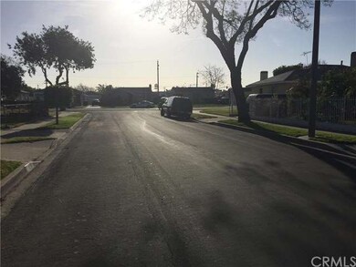835 W 127th Place, Compton, CA 90222 - photo 4