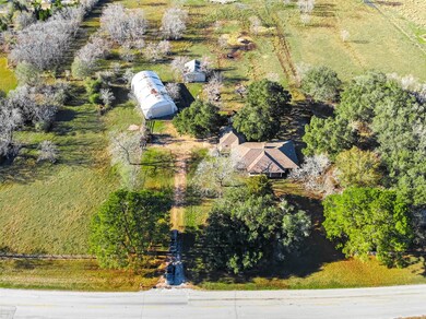 9820 Needville Fairchilds Rd, Needville, TX 77461 - photo 2