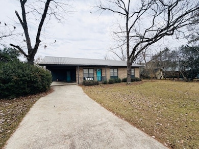 136 Duane Dr, Fitzgerald, GA 31750 - photo 3