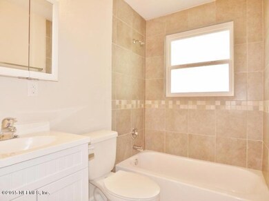 6735 Miss Muffet Ln N, Jacksonville, FL 32210 - photo 7