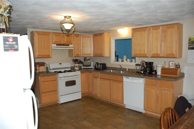 114 Bellevue Ave, North Smithfield, RI 02896 - photo 3