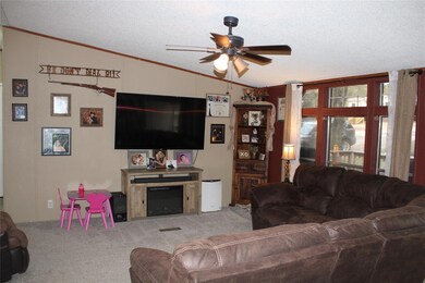 708 Jupiter Ave, Granbury, TX 76049 - photo 5