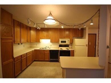 Plenty of storage in the kitchen!