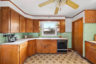 46 Shuler St, Lyons, NY 14489 - photo 7