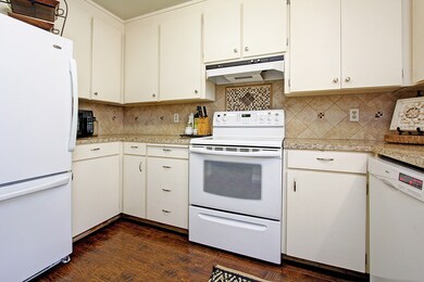 The Camelot Condominiums unit 211, Edmonds, WA 98020 - photo 5