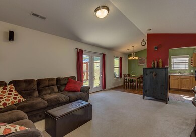Living Room/Dining