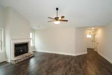 117 Back Cedar Ln - Living Room 6