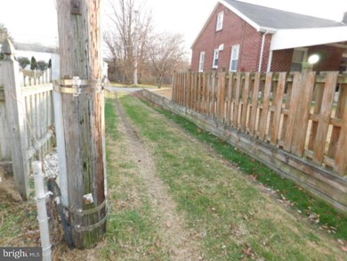 206 Raymond St, Reading, PA 19605 - photo 7