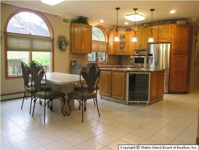 1161 Picadilly Place, Staten Island, NY 10306 - photo 4