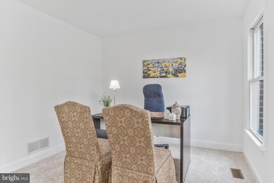 14606 Stratfield Cir, Laurel, MD 20707 - photo 4