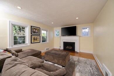 40 Governor Andrew Rd, Hingham, MA 02043 - photo 5