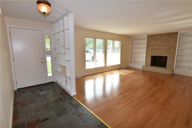 2620 Lynwood Ct, Columbus, IN 47203 - photo 3