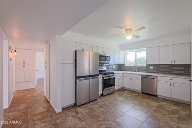 10123 W Caron Dr, Sun City, AZ 85351 - photo 6