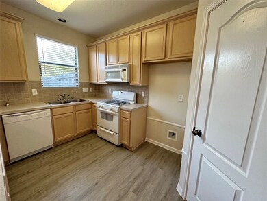 16108 Limestone Lake Dr, Tomball, TX 77377 - photo 7