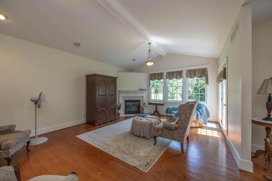 256 W 2nd St, Paris, KY 40361 - photo 5