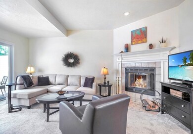 189 Tall Oaks Dr unit F, Weymouth, MA 02190 - photo 2