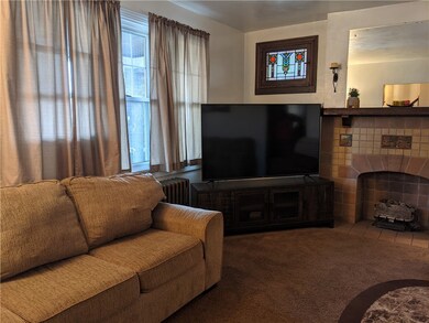 Look at that HUGE front window!