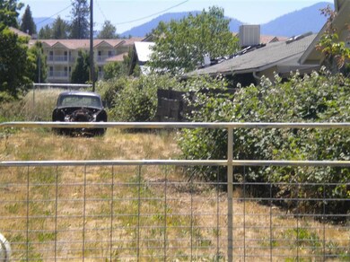 2223 Redwood Ave, Grants Pass, OR 97527 - photo 2