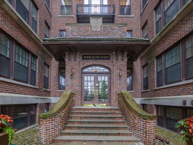 471 W South St 207-104